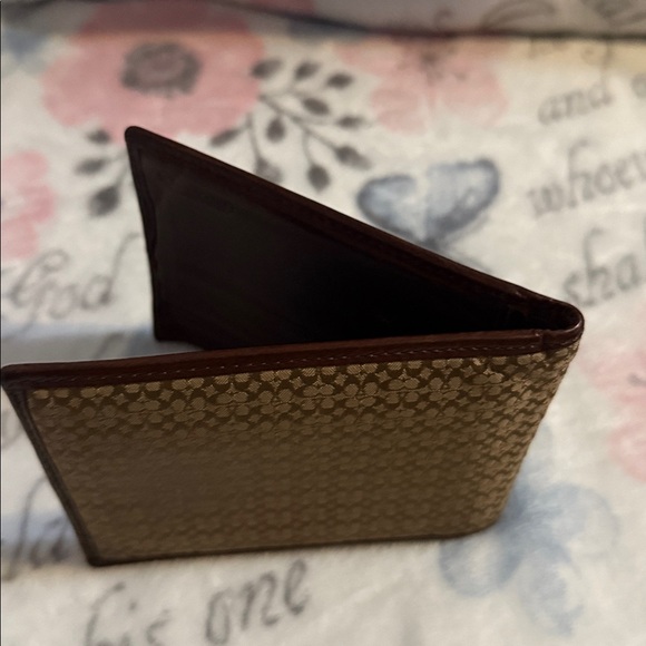 Coach Micro Wallet in Signature Canvas preowned - Picture 12 of 16